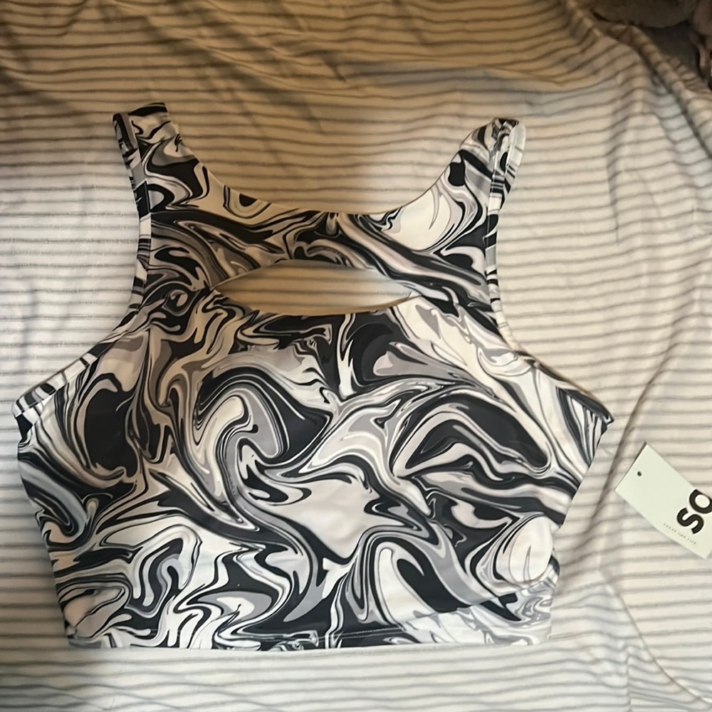 SO SPORTY CUTOUT BLACK WHITE